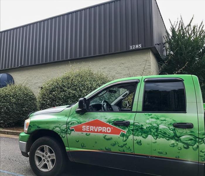 SERVPRO truck parked out front of a Nashville business that recently experienced a fire